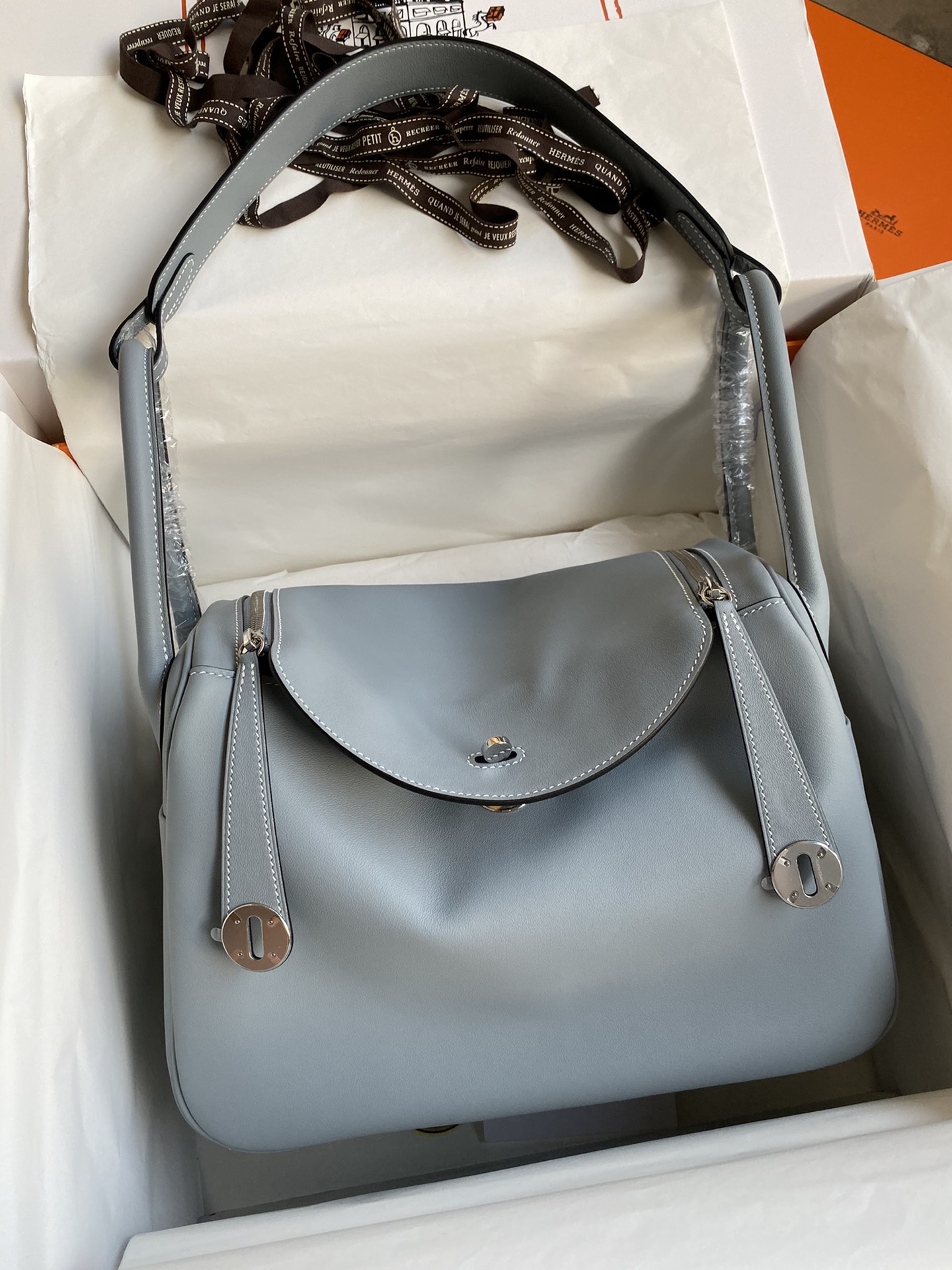 Hermes Lindy 26cm Handbag Shoulder Bag In Blue Lin Swift Leather